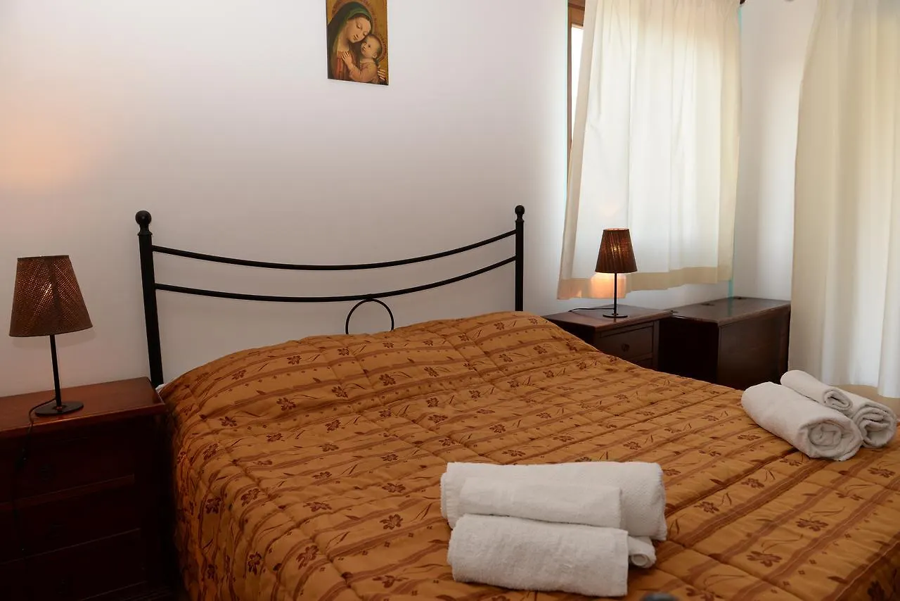 Case Vacanze La Cernia Bruna Holiday home Isola di Ustica 0*,